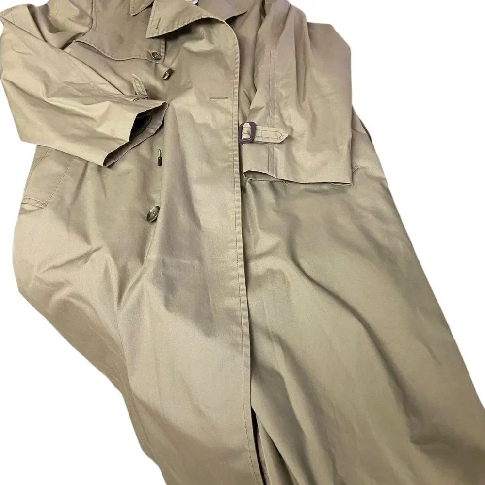 London Fog size 50 long double breasted trench coat vintage in perfect cond